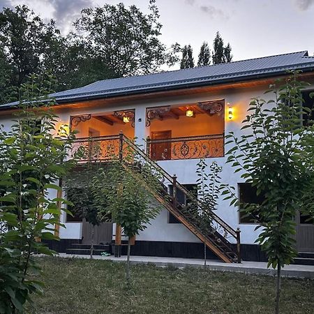 Hayat Guesthouse Nuratau Mountains Yukary-Ukhum Exterior photo