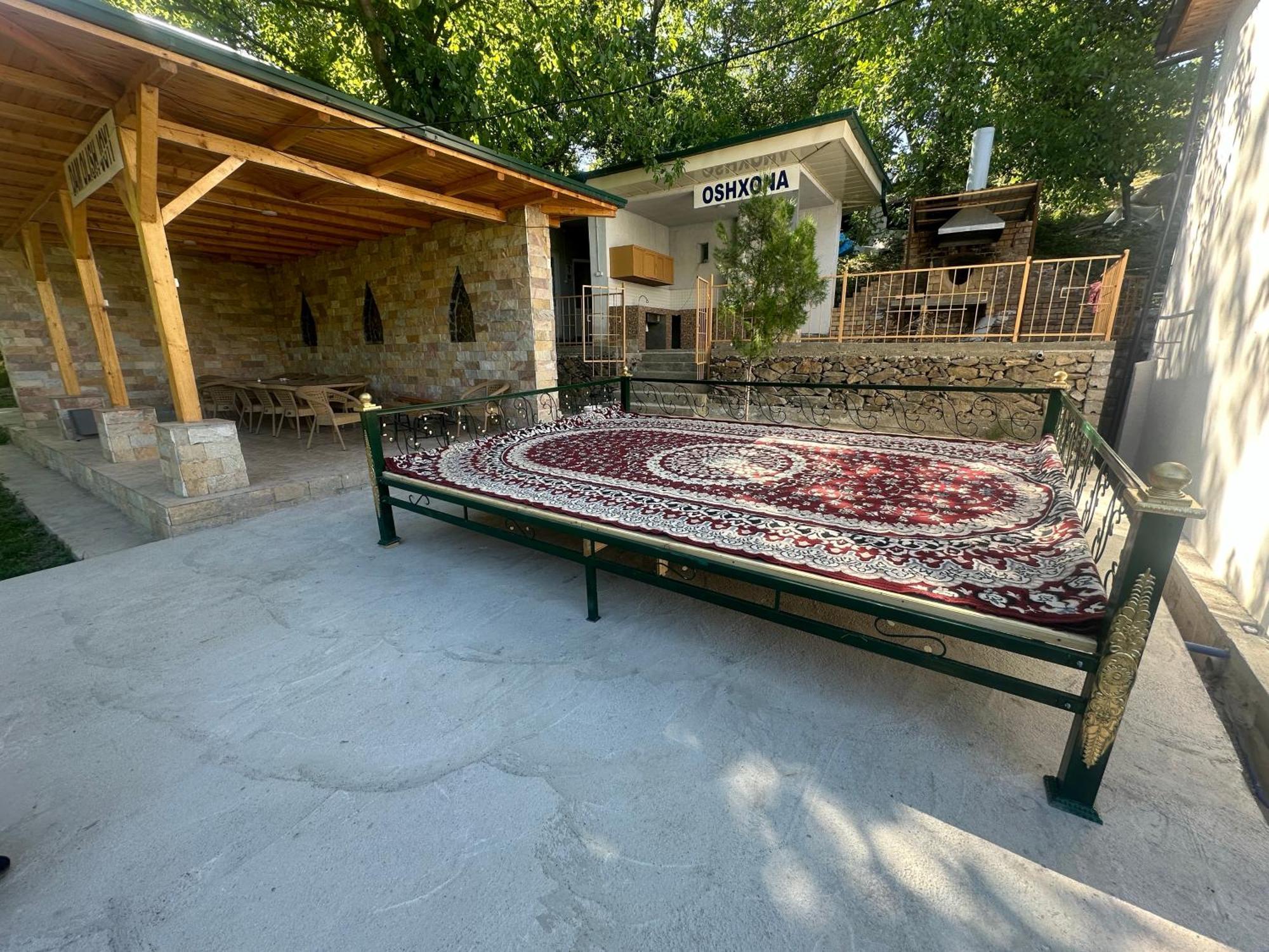 Hayat Guesthouse Nuratau Mountains Yukary-Ukhum Exterior photo